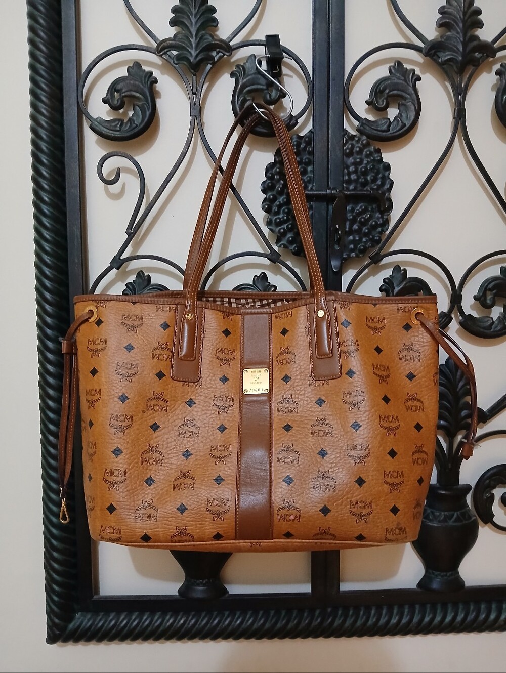 MCM Liz Reversible Monogram Shoppers Large Tote Bag for Women #Z0401